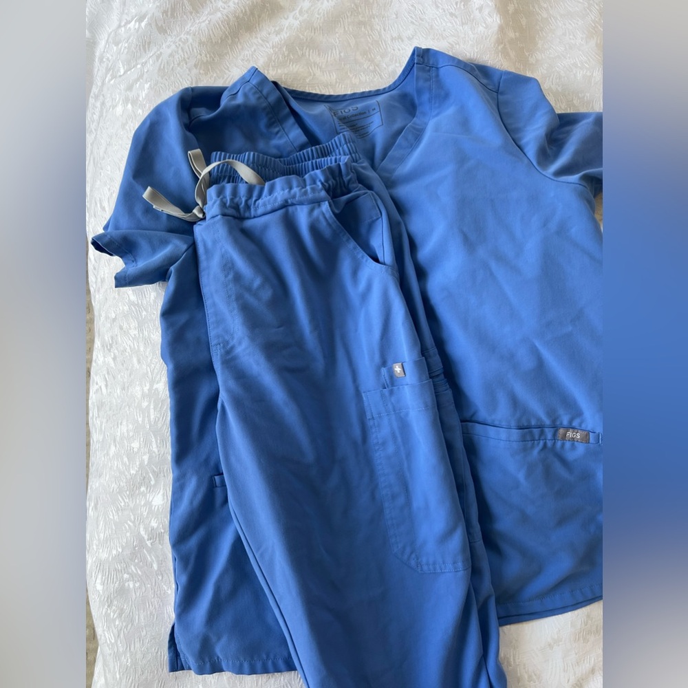 Figs blue scrubs medium set